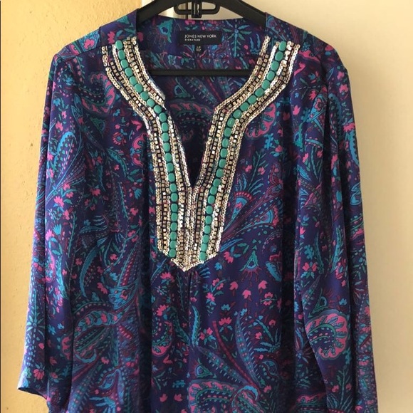 Jones New York Tops - Jones New York beautiful silk blouse Jones New York Tops - Jones New York beautiful silk blouse
